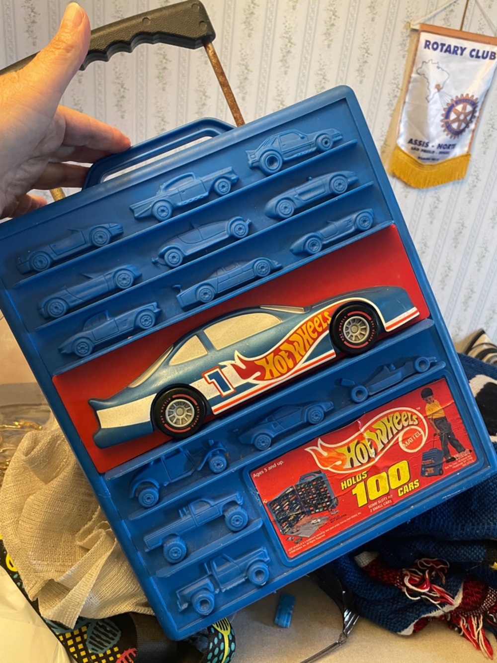 Hot Wheels Blue Carry Case Playset with Blue Race Car